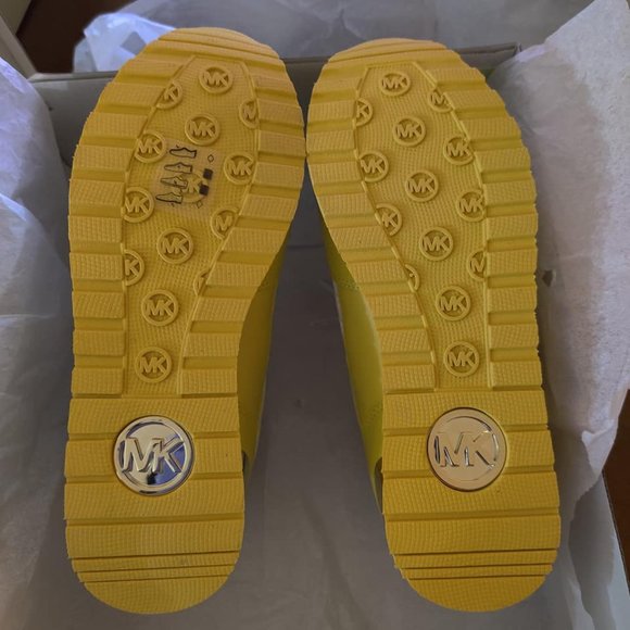 Michael Kors Wilma Trainer MK EMB Faux Leather Micro Women Shoes Size 6.5 - Picture 5 of 14